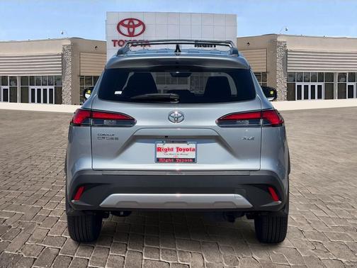 2025 Toyota Corolla Cross XLE