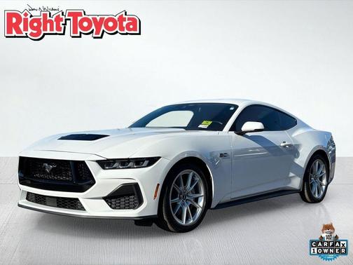 Oxford White 2024 Ford Mustang GT Premium
