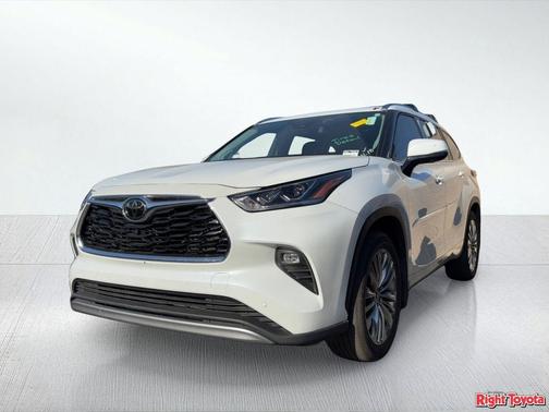 Wind Chill Pearl 2024 Toyota Highlander Platinum