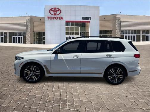 2022 BMW X7 M50i