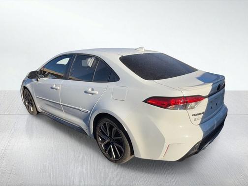 Super White 2020 Toyota Corolla SE