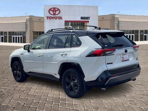 2020 Toyota RAV4 Hybrid SE