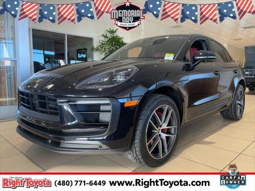 2023 Porsche Macan Base