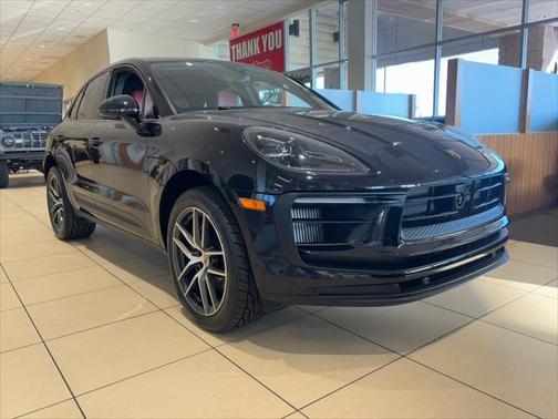 2023 Porsche Macan Base
