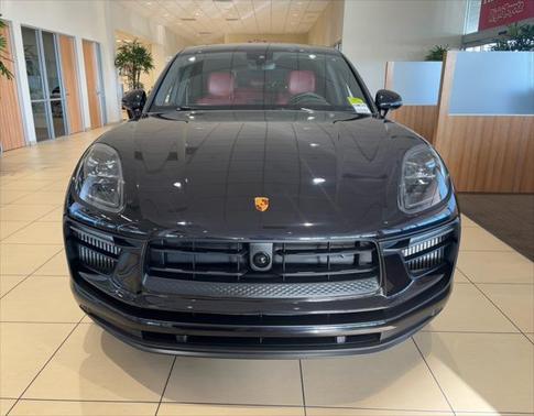 2023 Porsche Macan Base