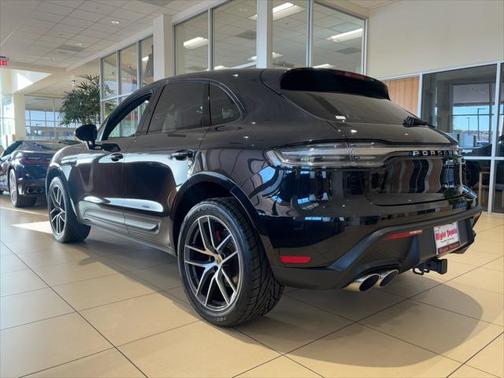 2023 Porsche Macan Base