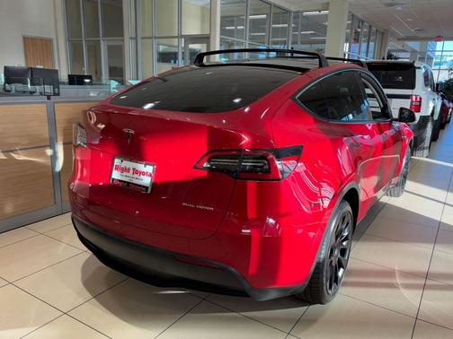 2023 Tesla Model Y Long Range Dual Motor All-Wheel Drive