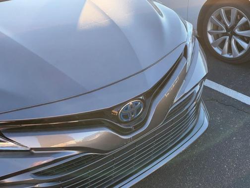 2020 Toyota Camry Hybrid XLE