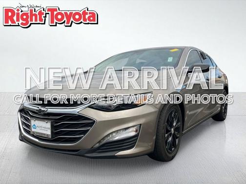 Mineral Gray Metallic 2024 Chevrolet Malibu LT