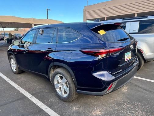 2025 Toyota Highlander LE