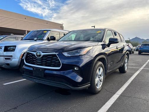 2025 Toyota Highlander LE