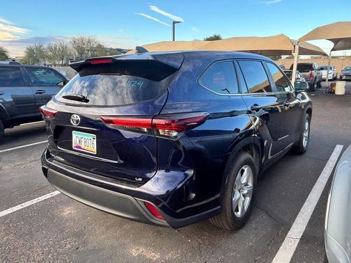 2025 Toyota Highlander LE