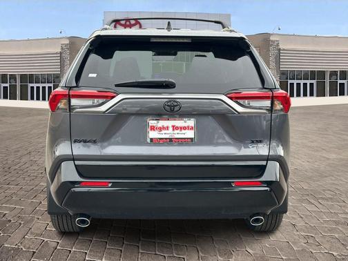 2025 Toyota RAV4 Hybrid SE