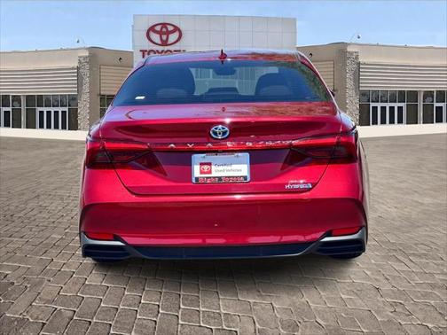 2021 Toyota Avalon Hybrid XLE Plus