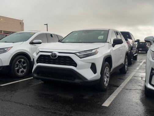 2025 Toyota RAV4 LE
