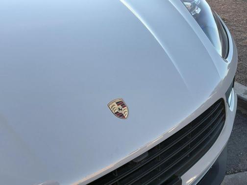 2021 Porsche Macan Base