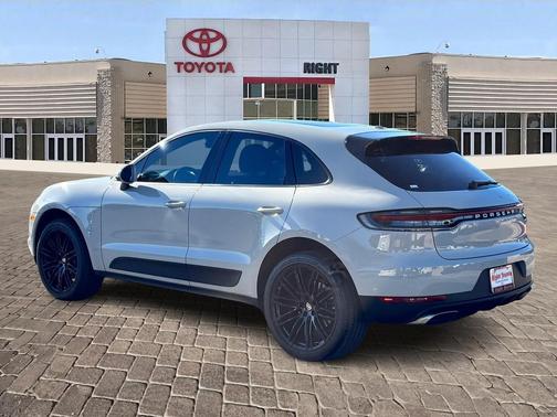 2021 Porsche Macan Base