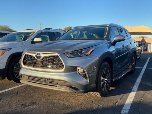 2023 Toyota Highlander XLE