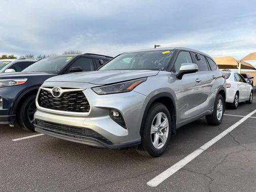 2024 Toyota Highlander LE