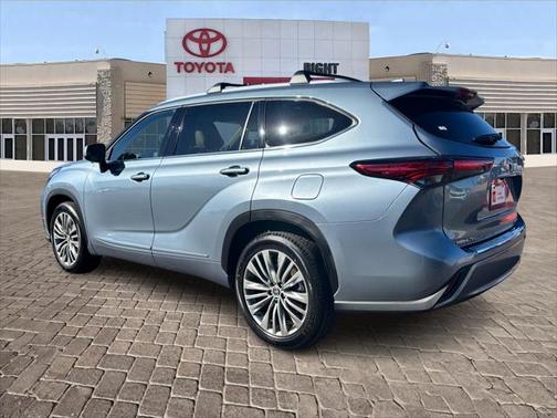 2023 Toyota Highlander Platinum