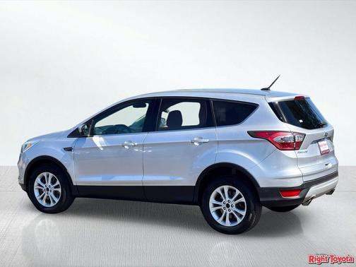 Ingot Silver Metallic 2017 Ford Escape SE