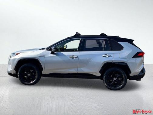 Silver Sky Metallic w/Black Roof 2019 Toyota RAV4 Hybrid SE