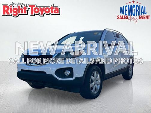 Snow White Pearl 2011 Kia Sorento LX
