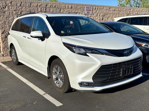 2023 Toyota Sienna XLE 8 Passenger