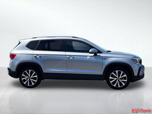 Pyrite Silver Metallic 2022 Volkswagen Taos 1.5T SE