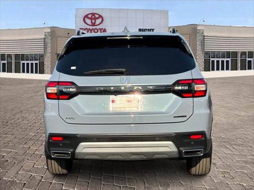 2025 Honda Pilot Touring 8-Passenger