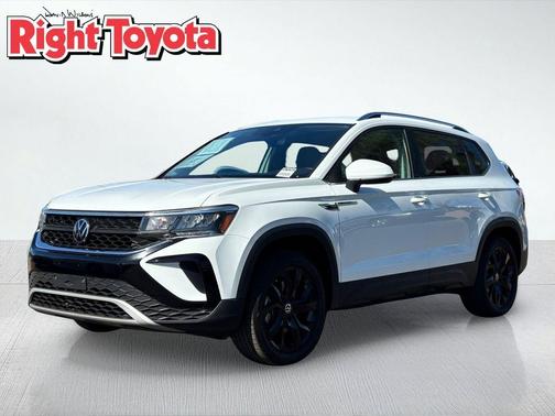 Pure White 2022 Volkswagen Taos 1.5T SE