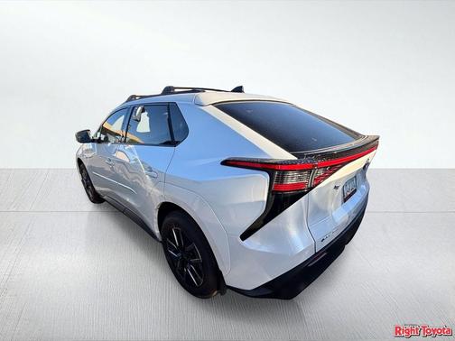 Wind Chill Pearl 2026 Toyota bZ XLE
