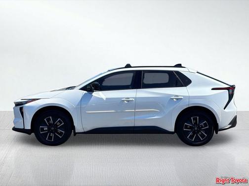 Wind Chill Pearl 2026 Toyota bZ XLE