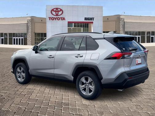 2025 Toyota RAV4 Hybrid XLE