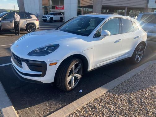 Carrara White Metallic 2025 Porsche Macan Macan S