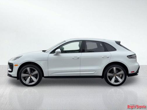 Carrara White Metallic 2025 Porsche Macan Macan S