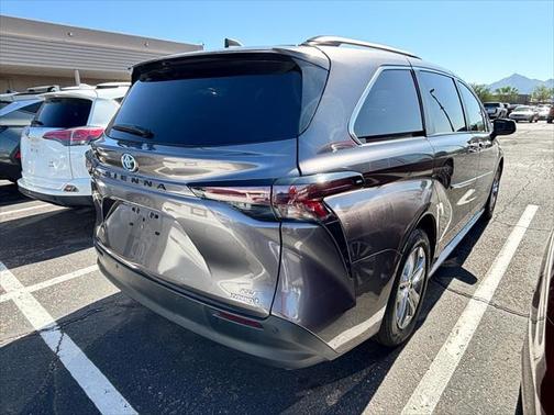 2023 Toyota Sienna XLE 7 Passenger