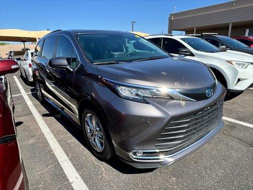2023 Toyota Sienna XLE 7 Passenger