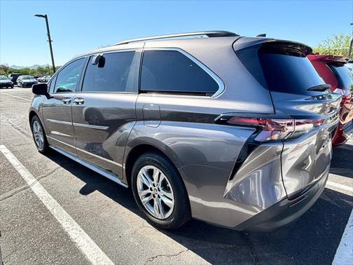 2023 Toyota Sienna XLE 7 Passenger
