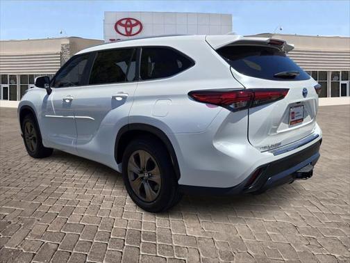 2023 Toyota Highlander Hybrid XLE