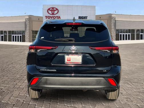 2025 Toyota Highlander LE