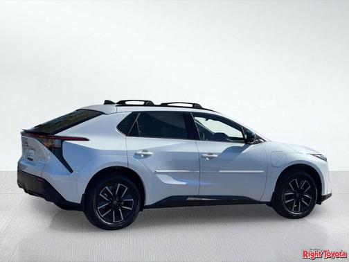 Wind Chill Pearl 2026 Toyota bZ XLE