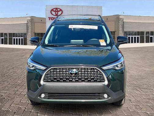 2025 Toyota Corolla Cross XLE