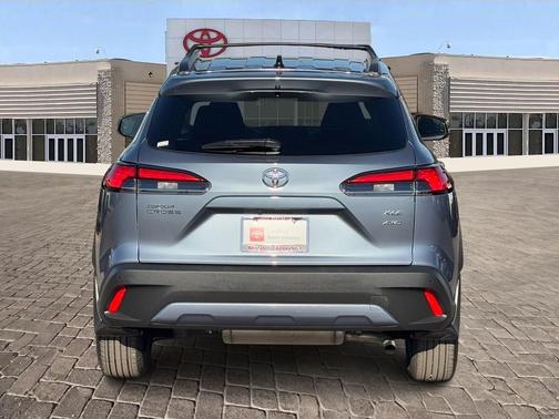 2025 Toyota Corolla Cross XLE