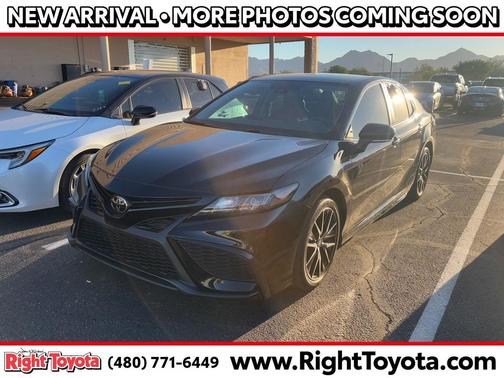 2024 Toyota Camry SE