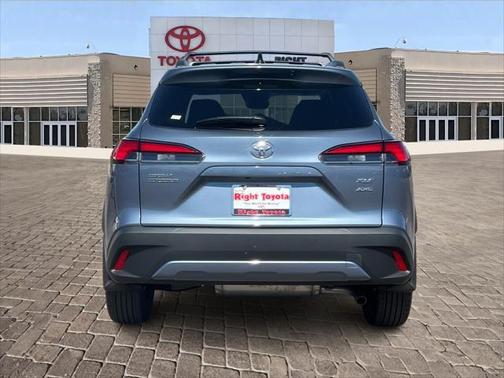 2025 Toyota Corolla Cross XLE