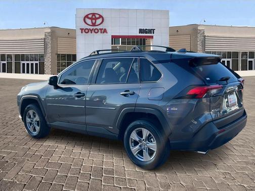 2022 Toyota RAV4 Hybrid XLE