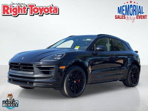 Jet Black Metallic 2025 Porsche Macan Macan GTS
