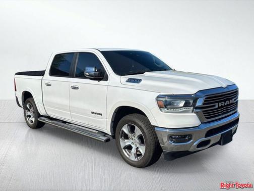 Ivory White Tri-Coat Pearlcoat 2021 RAM 1500 Laramie