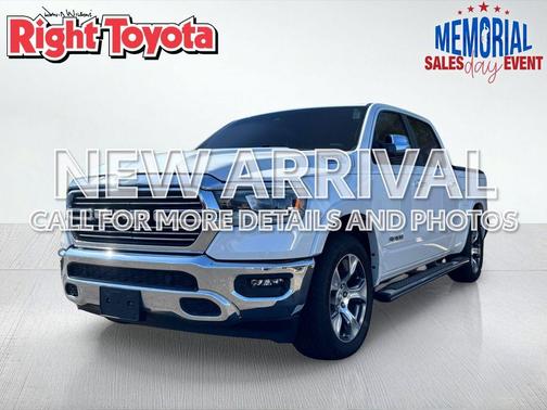 Ivory White Tri-Coat Pearlcoat 2021 RAM 1500 Laramie